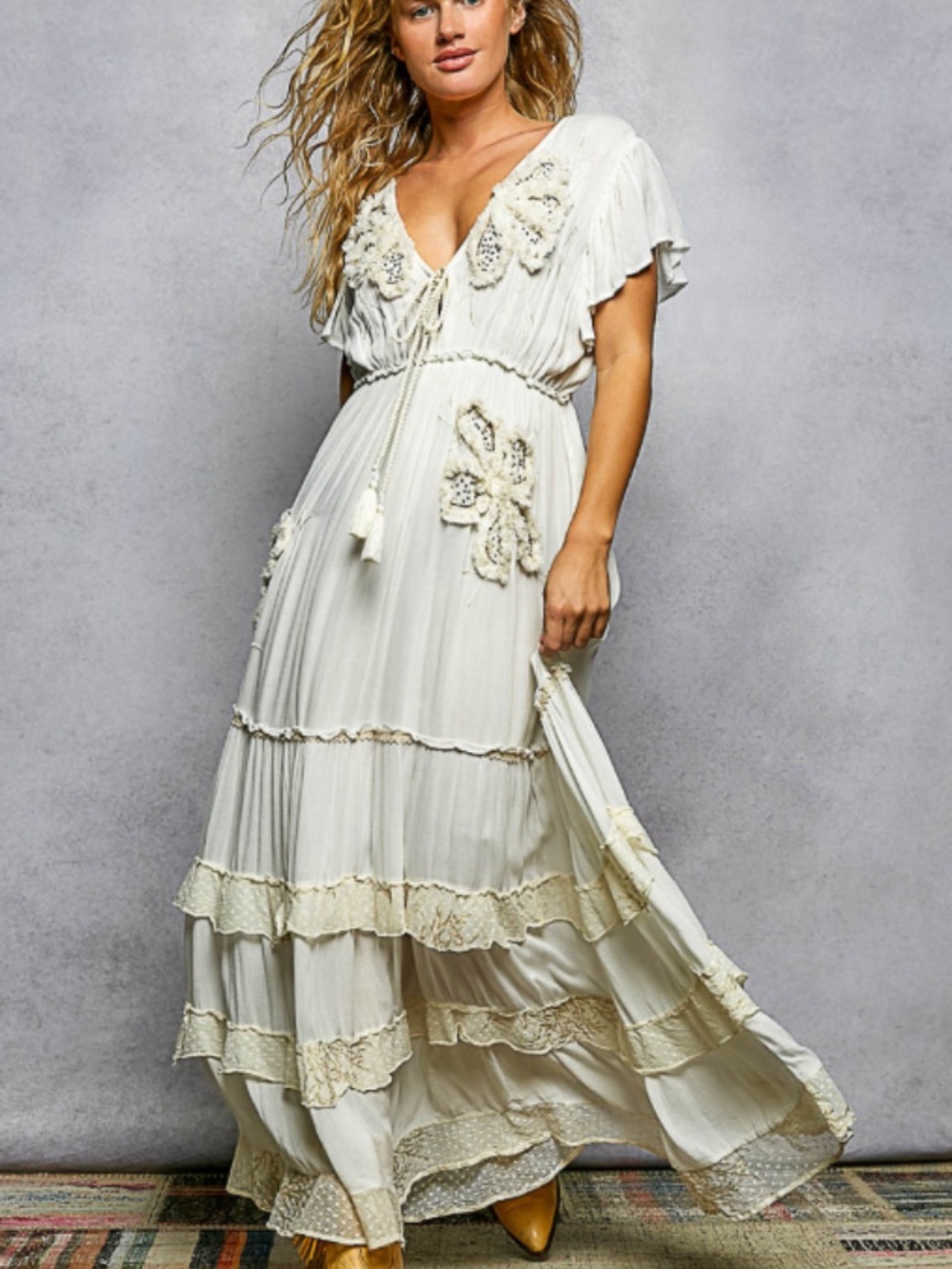 "The Credesa" Feminine Embroidered Sequins Flower V-neck Maxi Dress